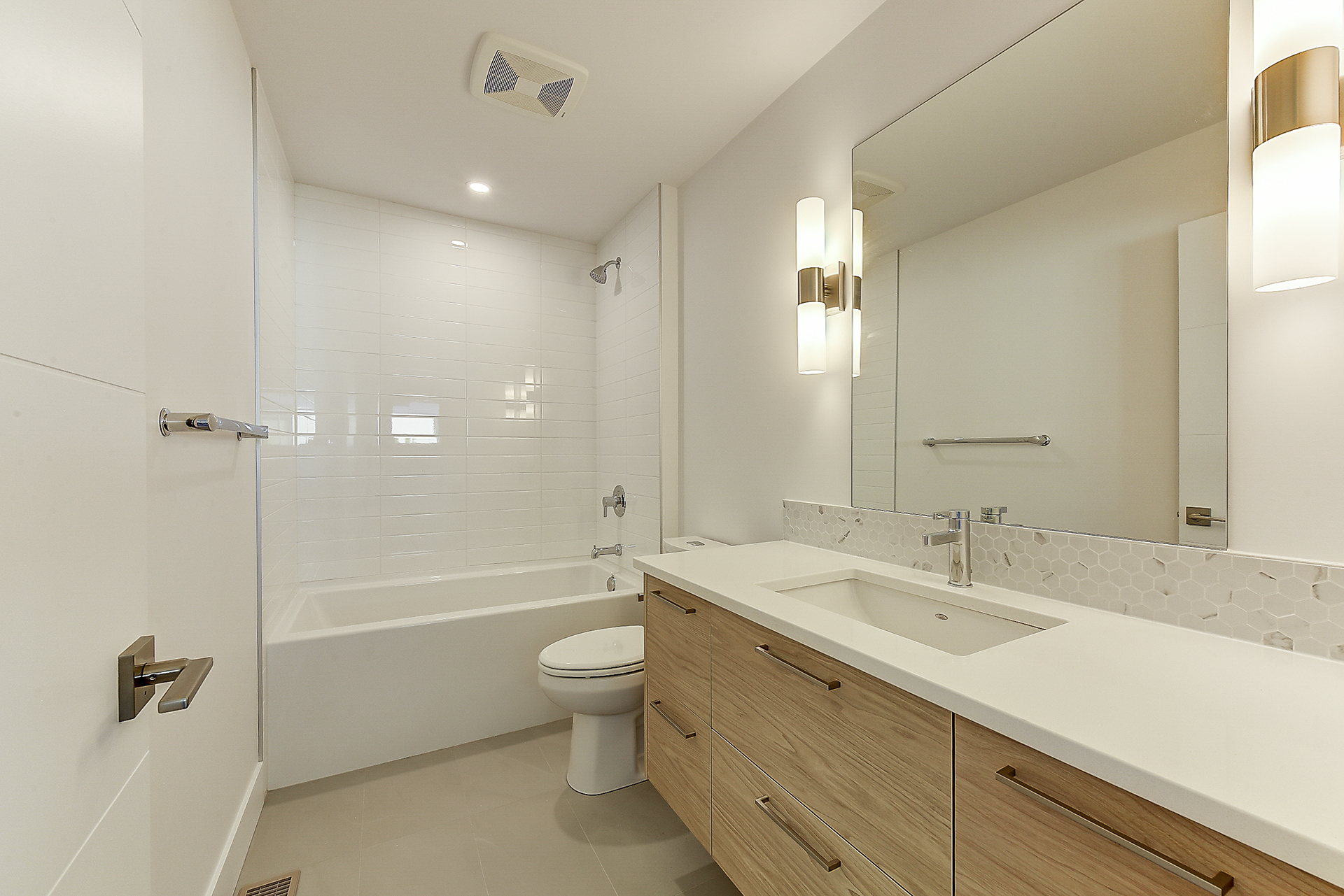 1_harmony_homes_aberdeen_street_infill_project_bath_room_gallery_image_23