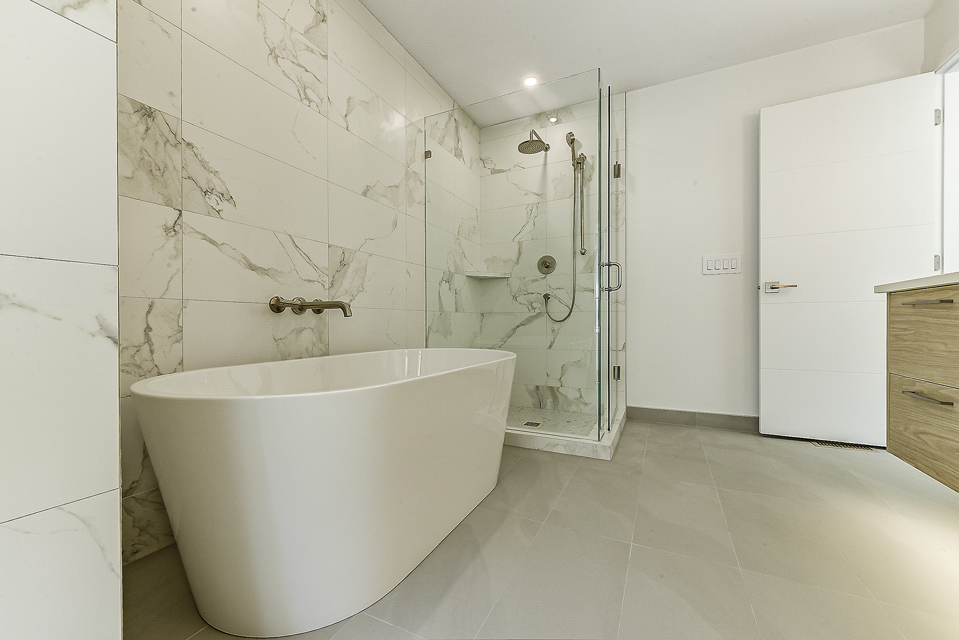 1_harmony_homes_aberdeen_street_infill_project_bath_tub_gallery_image_20