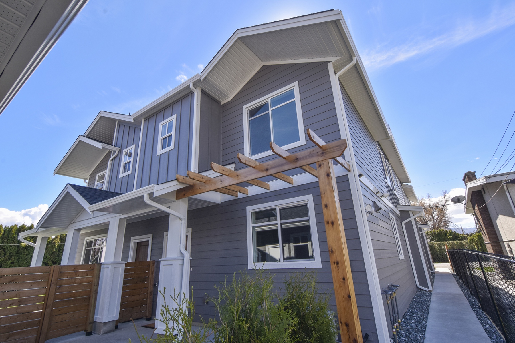 1_harmony_homes_glenwood_infill_project_front_window_gallery_image_4