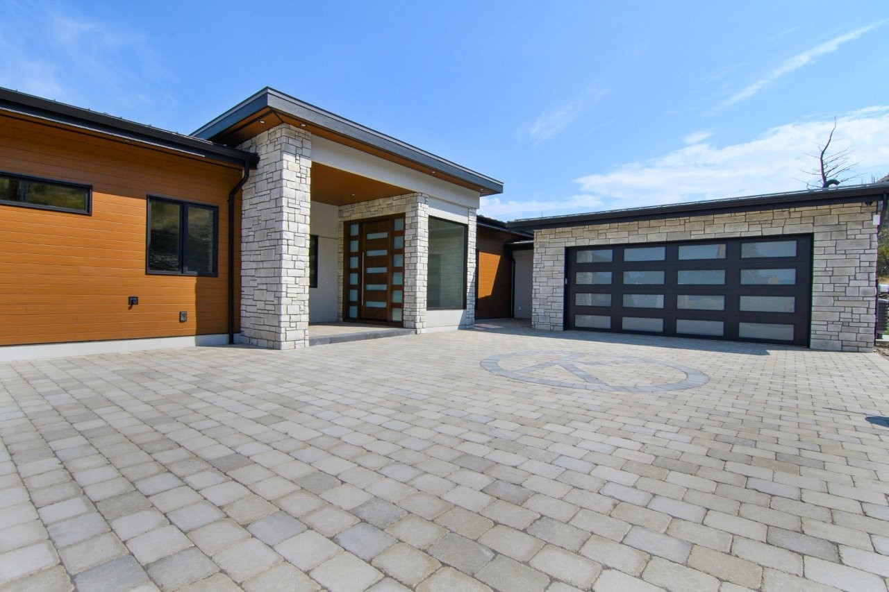 Lakeshore-Road-Lakefront-Residence-1