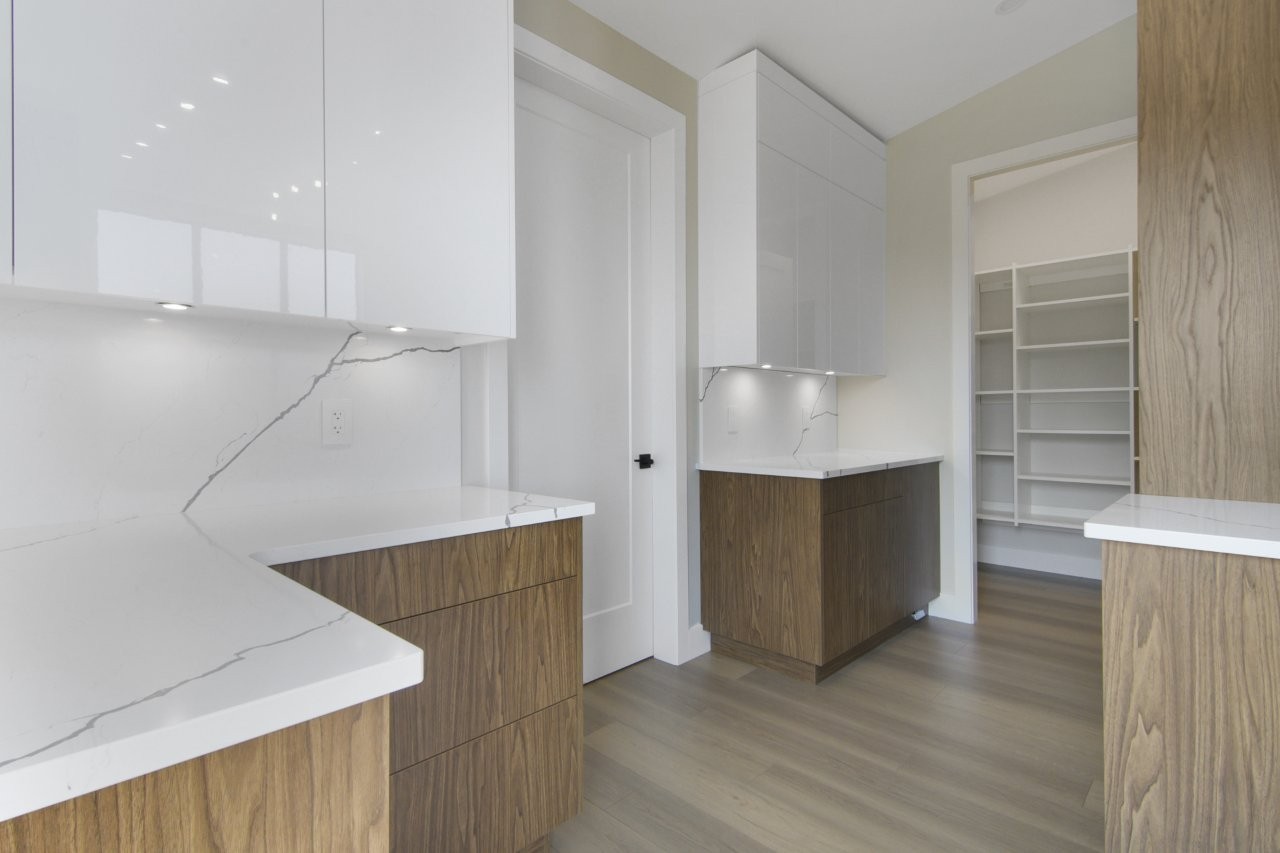 Lakeshore-Road-Lakefront-Residence-11