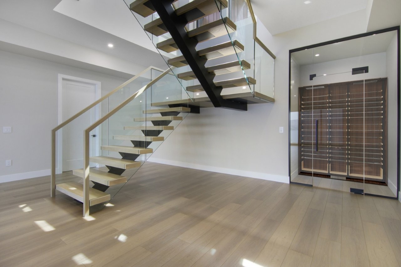 Lakeshore-Road-Lakefront-Residence-12