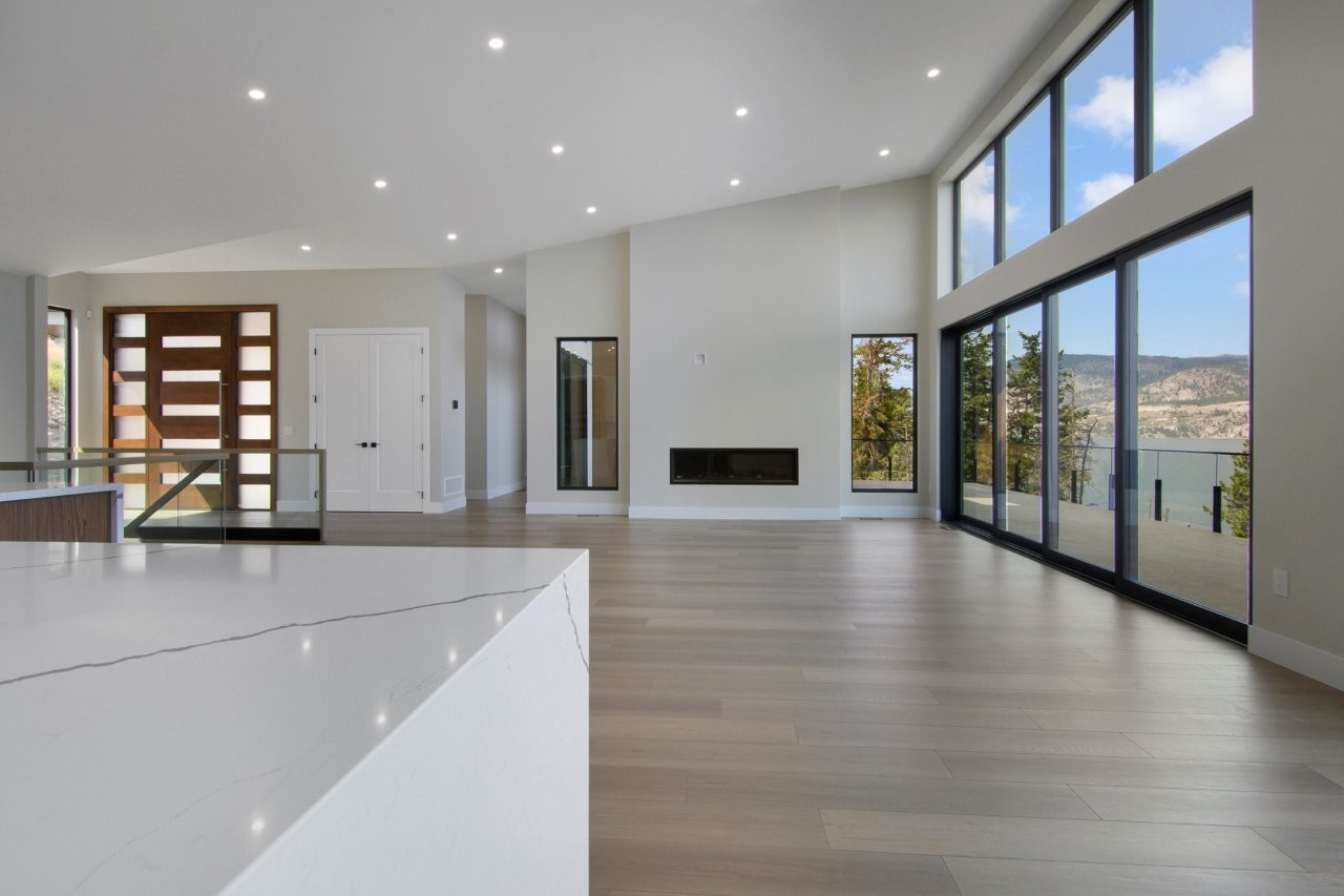 Lakeshore-Road-Lakefront-Residence-18