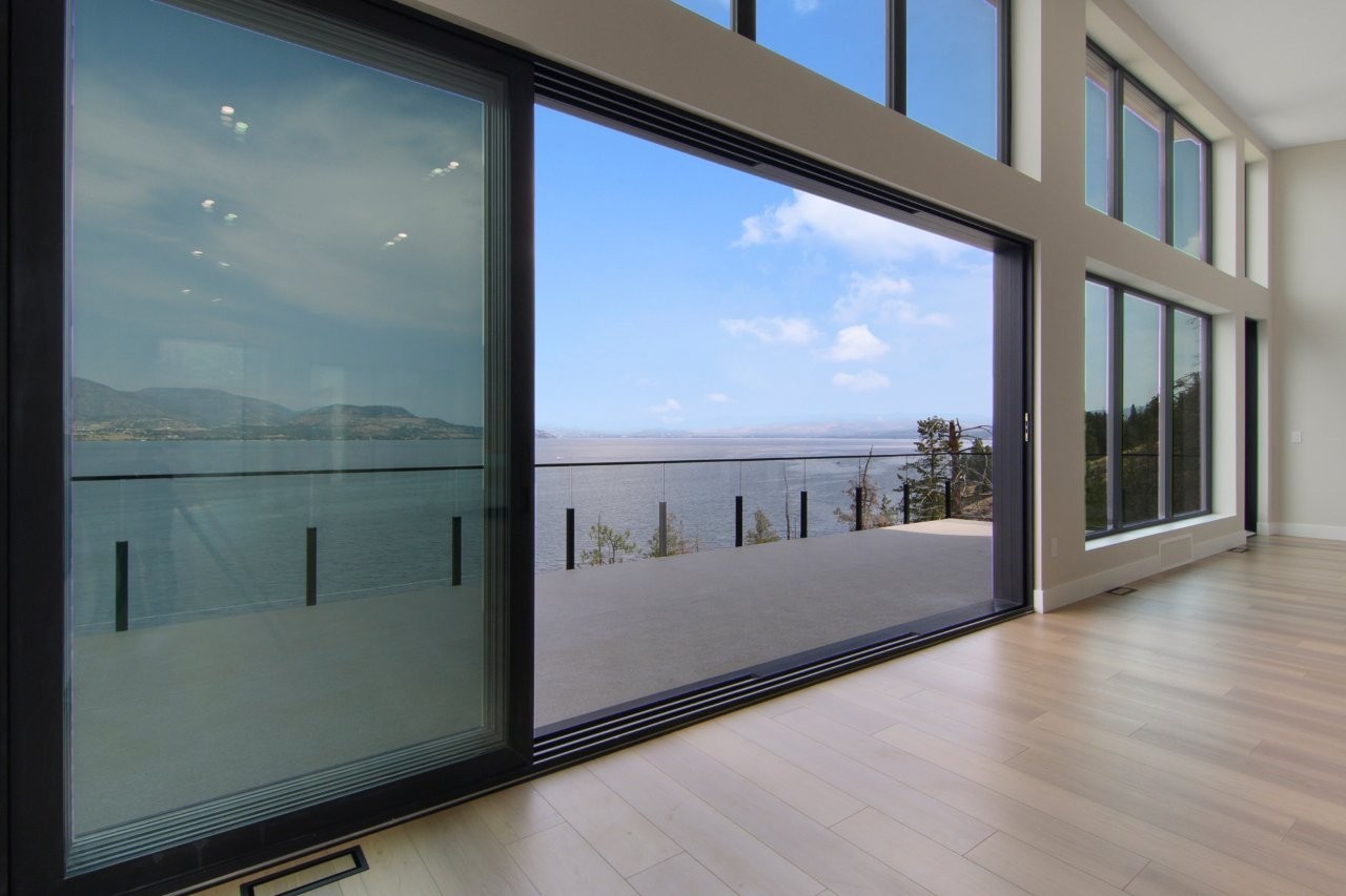 Lakeshore-Road-Lakefront-Residence-19