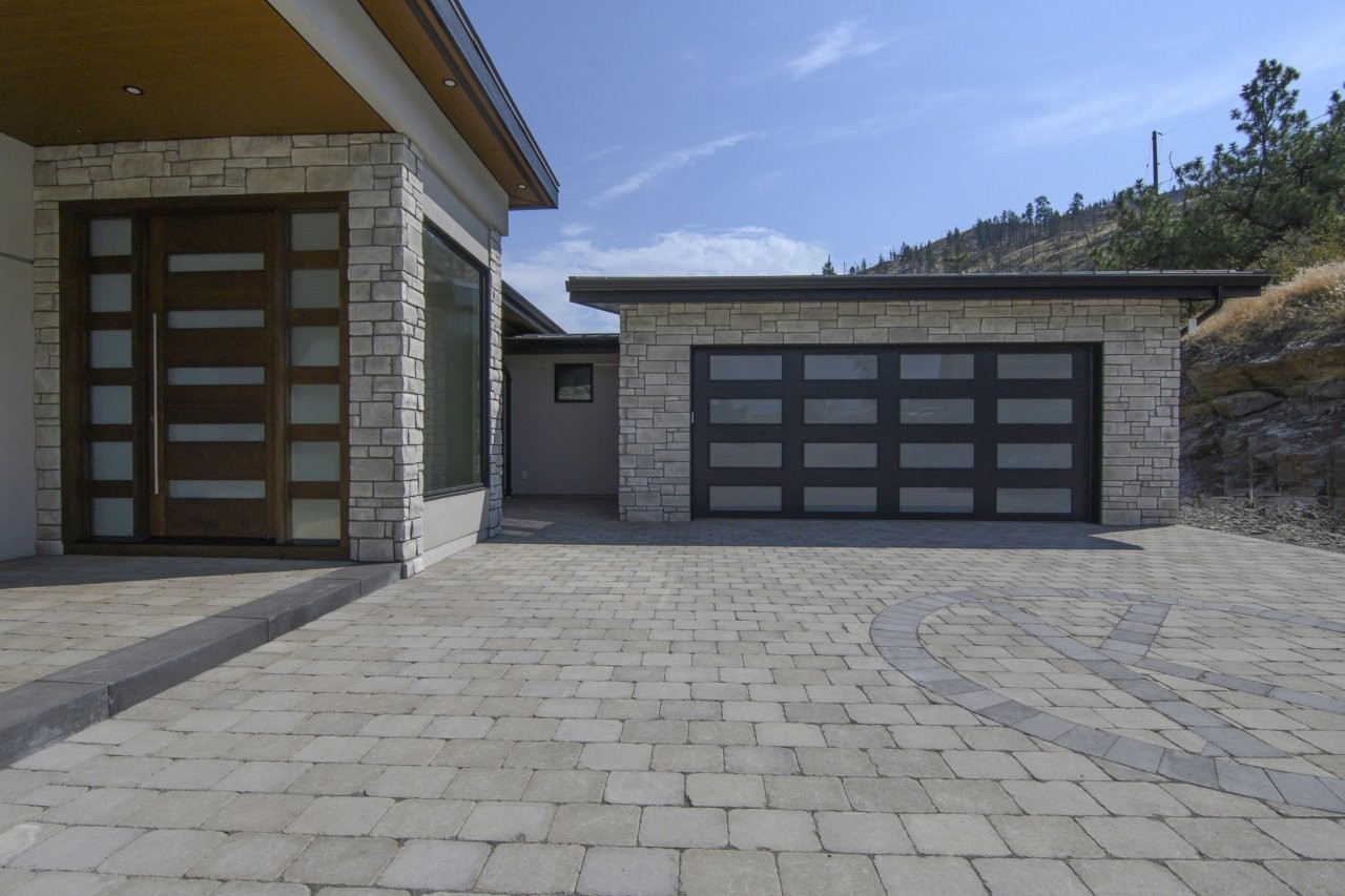 Lakeshore-Road-Lakefront-Residence-2