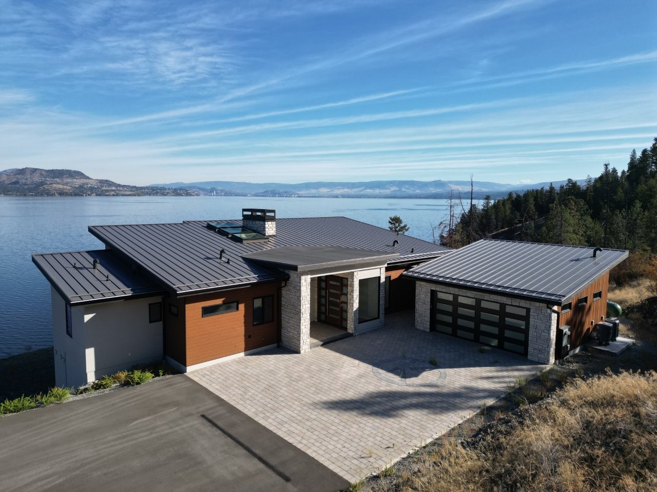 Lakeshore-Road-Lakefront-Residence-21