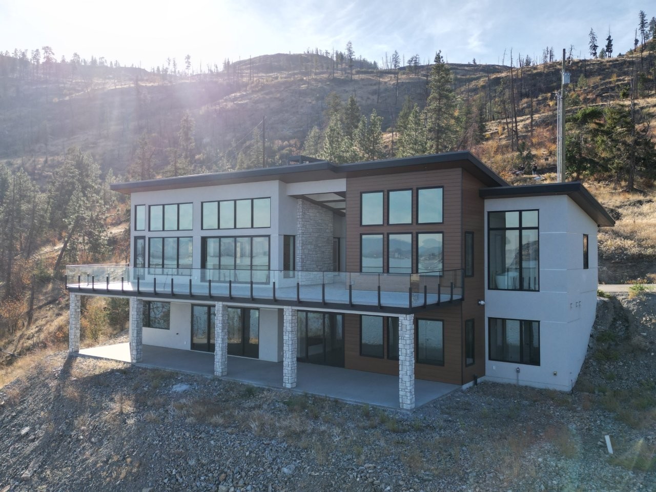 Lakeshore-Road-Lakefront-Residence-23