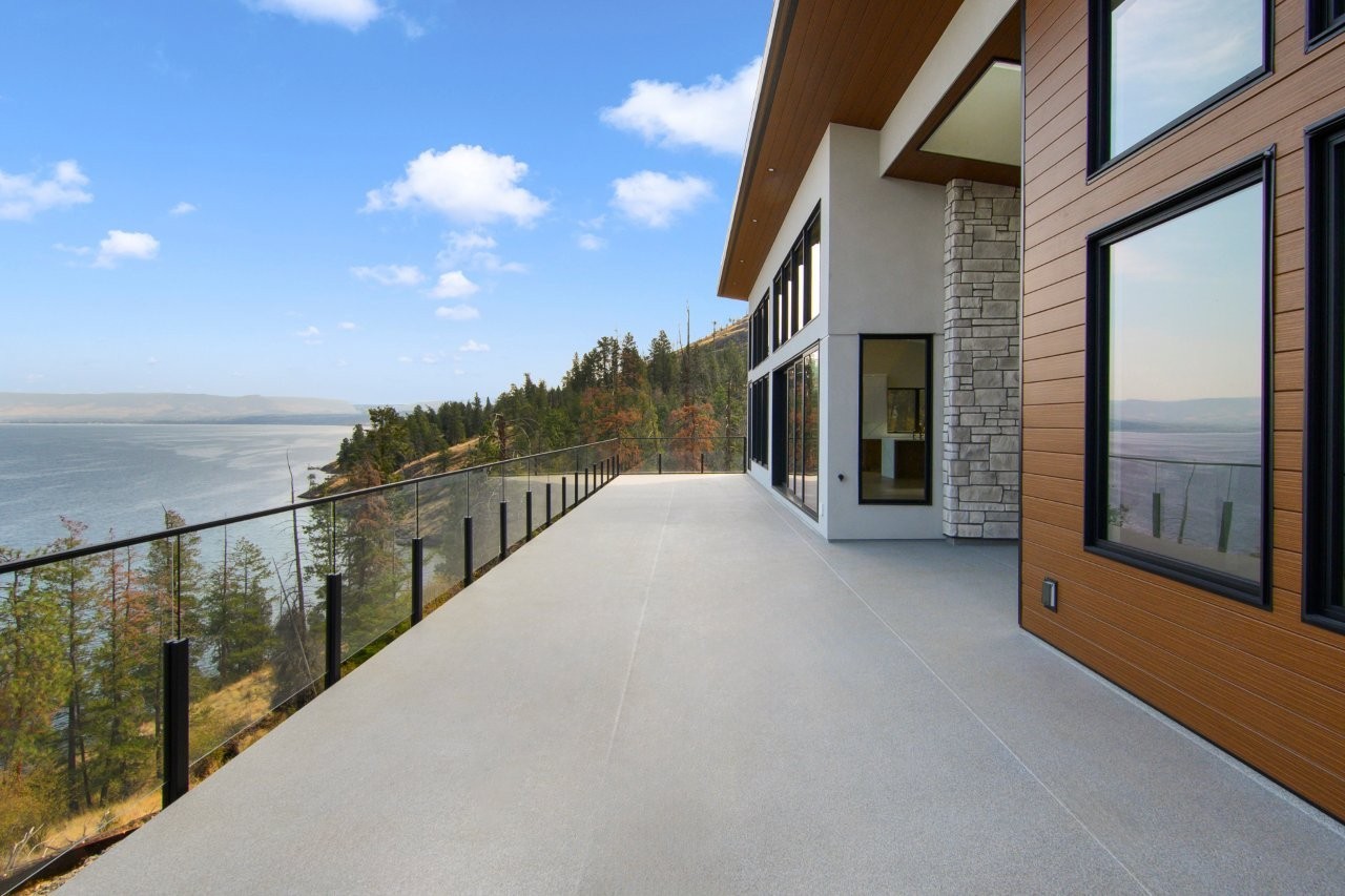 Lakeshore-Road-Lakefront-Residence-3