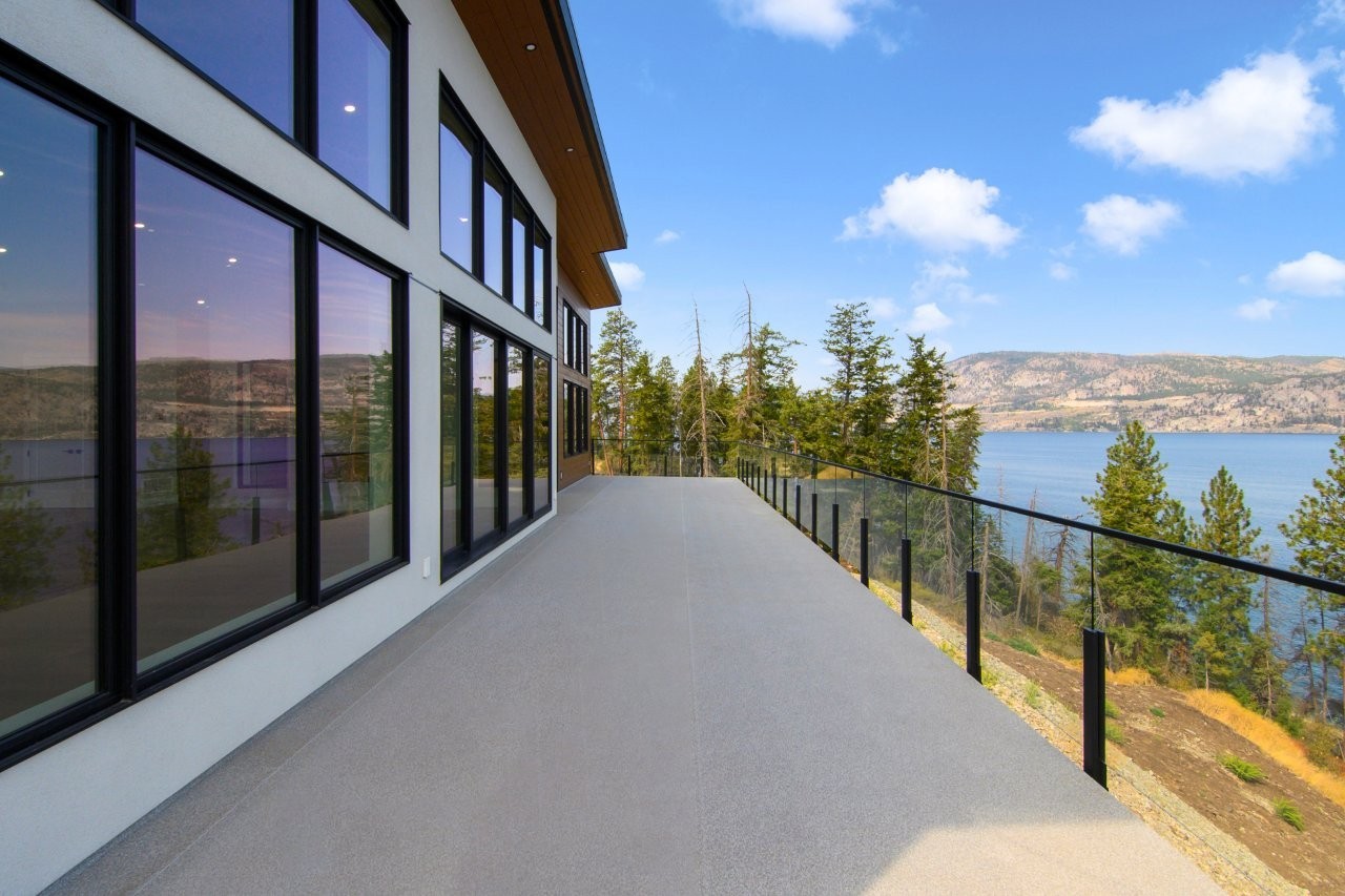 Lakeshore-Road-Lakefront-Residence-5