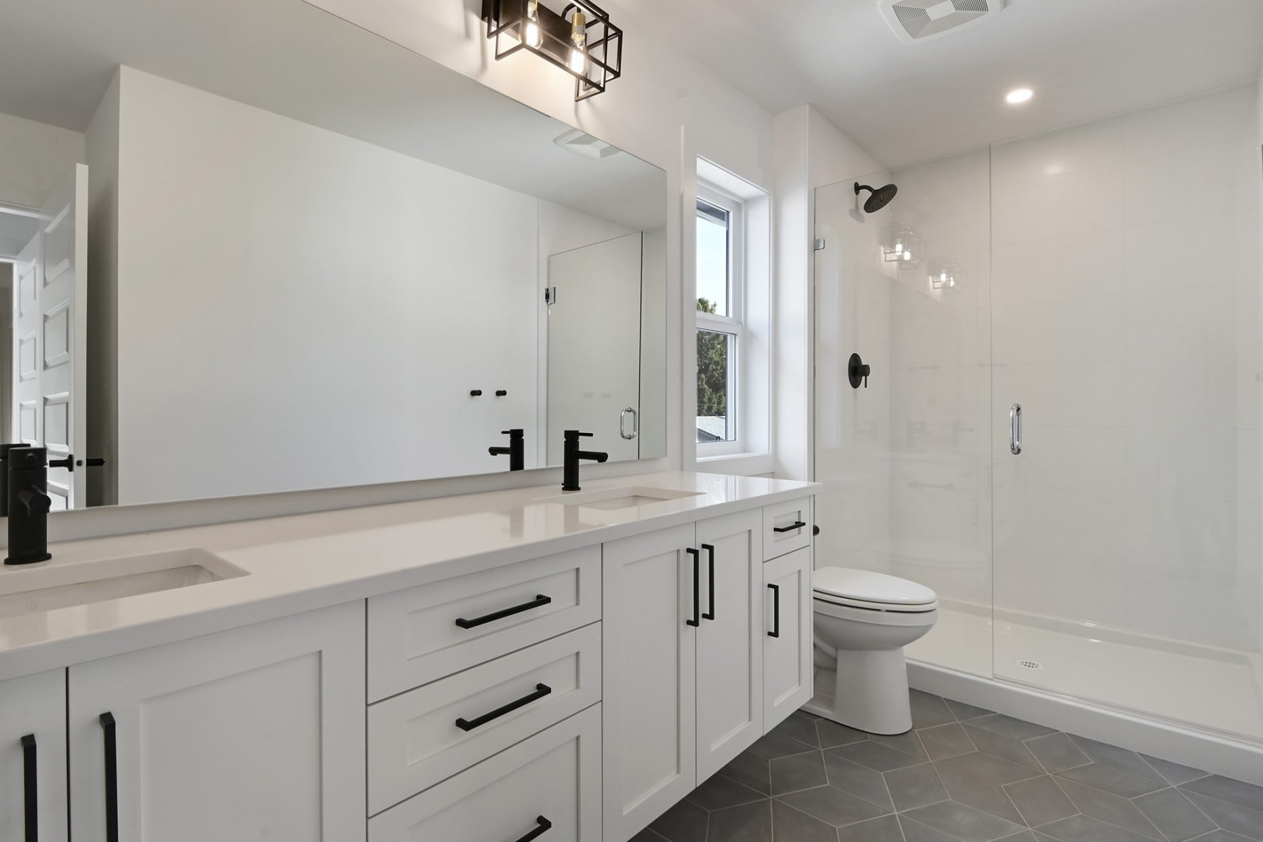 1_harmony_homes_patterson_ave_infill_project_bath-closet_gallery_image_20