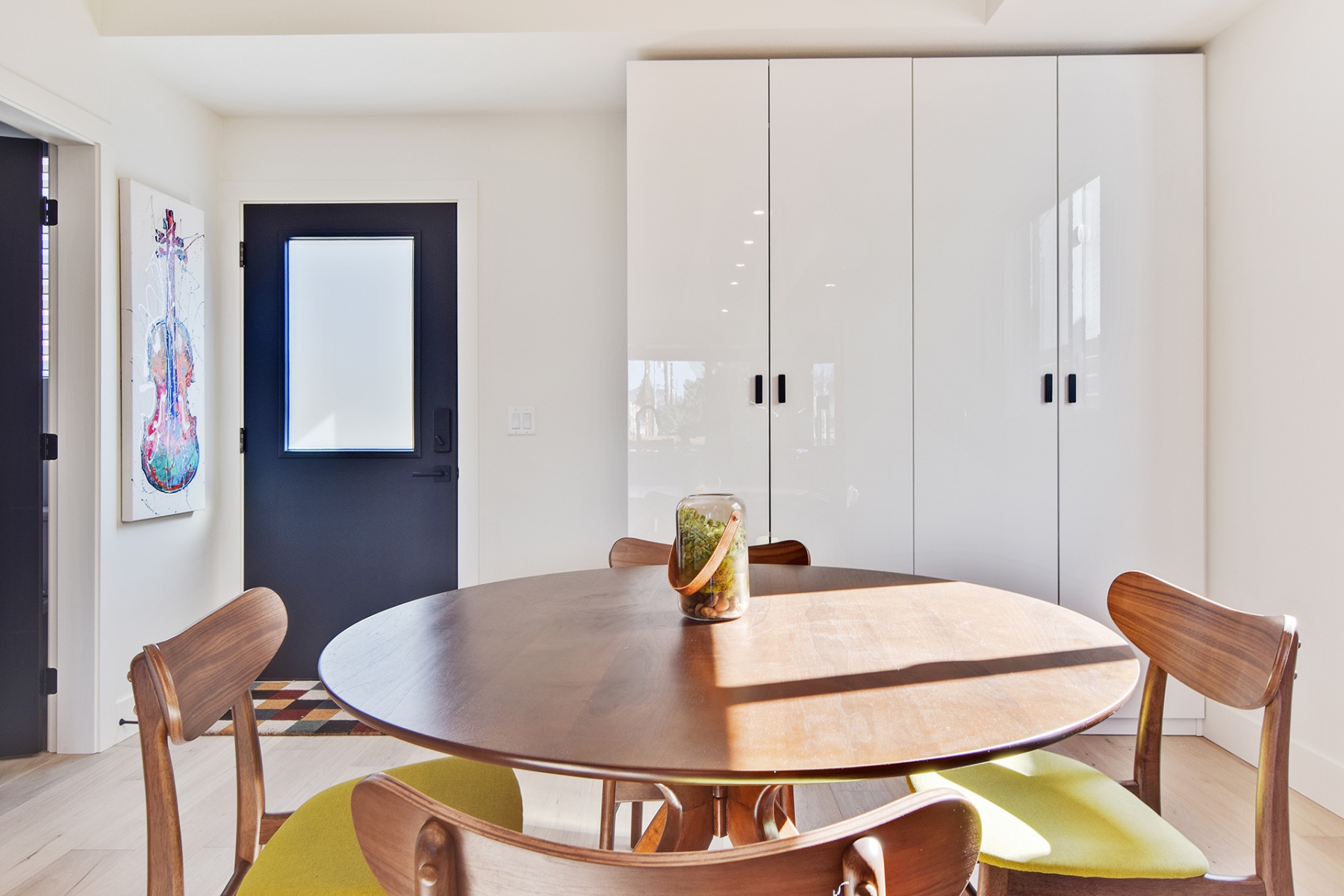 1_harmony_homes_raymer_infill_project_1_dining_table_gallery_image_7