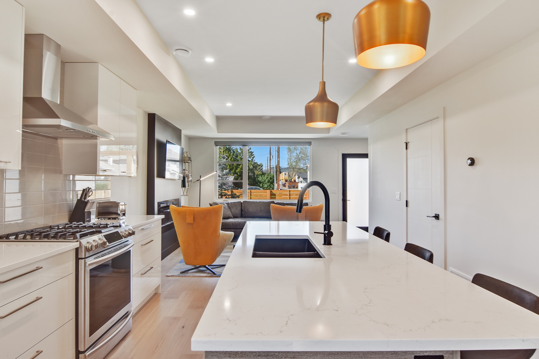 1_harmony_homes_raymer_infill_project_1_kitchen_gallery_image_8
