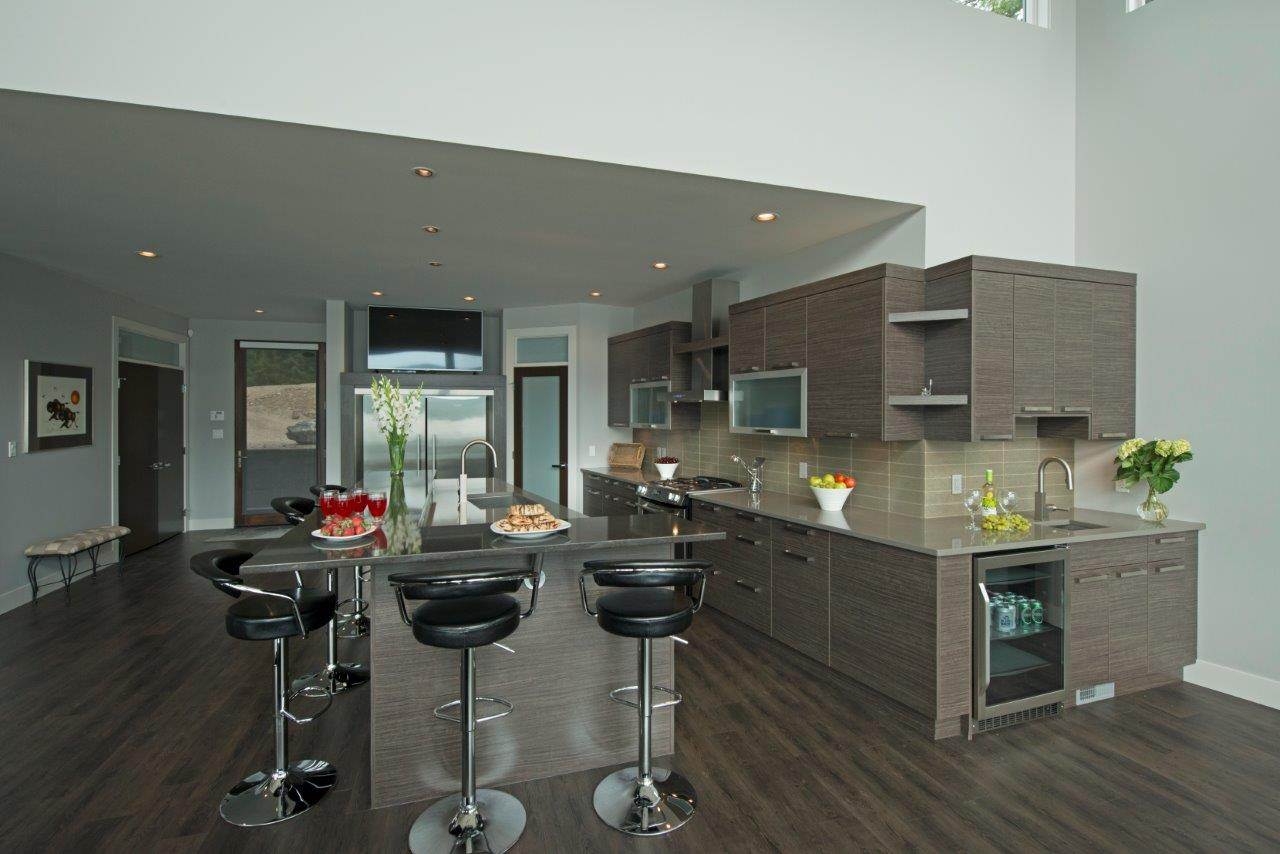 harmony_homes_squilax_anglemont_road_residence_bar_area_side_gallery_image_3