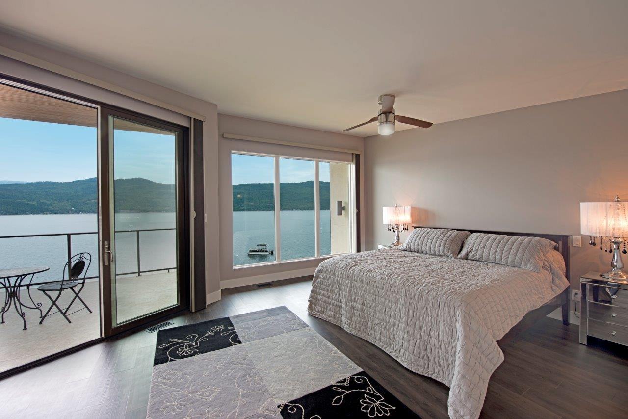 harmony_homes_squilax_anglemont_road_residence_bed_room_balcony_gallery_image_15