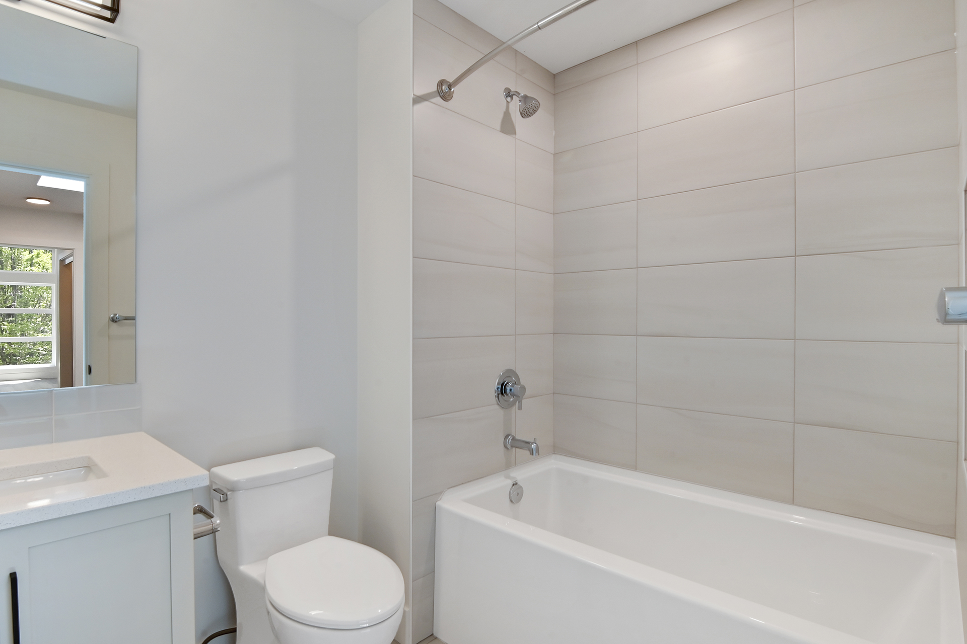 1_harmony_homes_stockwell_ave_infil_project_bath_room_gallery_image_26